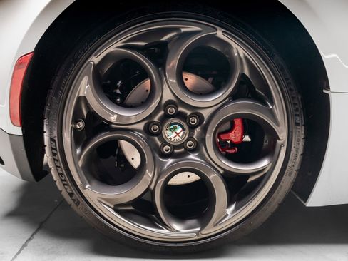 Used 2015 Alfa Romeo 4C Coupe w/ Leather Interior Group image 30