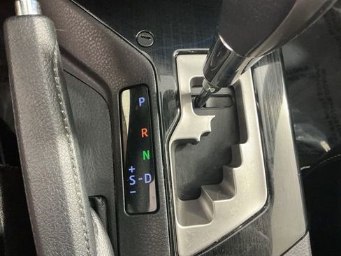 Used 2018 Toyota RAV4 Limited AWD/4WD image 29