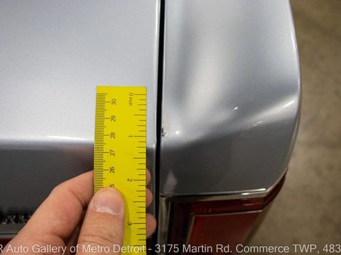 Used 1986 Lincoln Town Car image 27