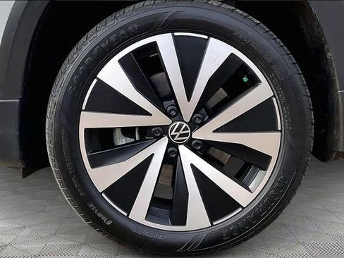 Used 2023 Volkswagen Taos SE image 21