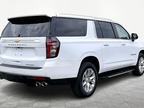 Used 2023 Chevrolet Suburban Premier image 5
