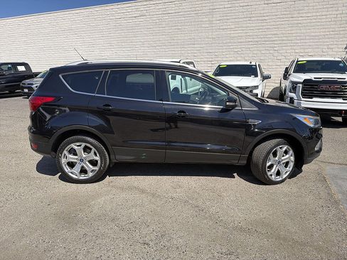 Used 2019 Ford Escape Titanium FWD image 4