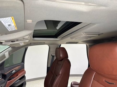 Used 2020 Cadillac Escalade Luxury w/ Escalade Sport Edition AWD/4WD image 3