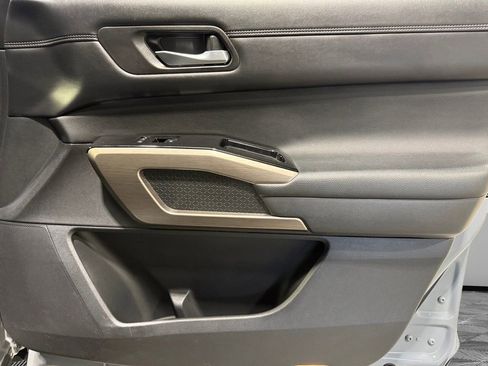 Used 2022 Nissan Pathfinder Platinum image 13