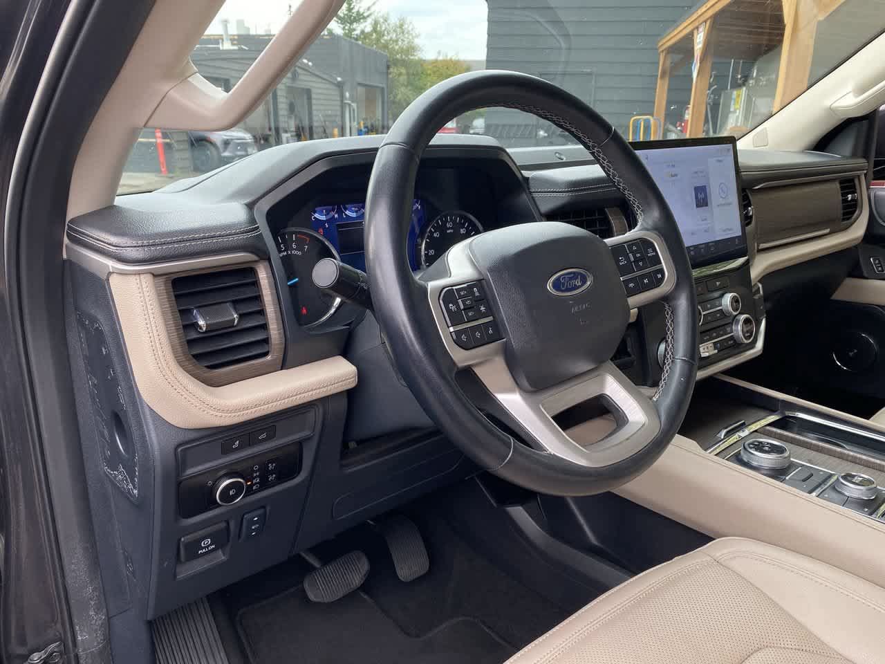 Used 2024 Ford Expedition Max Limited AWD/4WD image 2