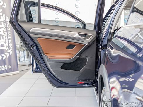 Used 2017 Volkswagen Golf Alltrack AWD/4WD image 33