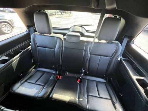 Used 2020 Ford Expedition XLT w/ Equipment Group 202A AWD/4WD image 21