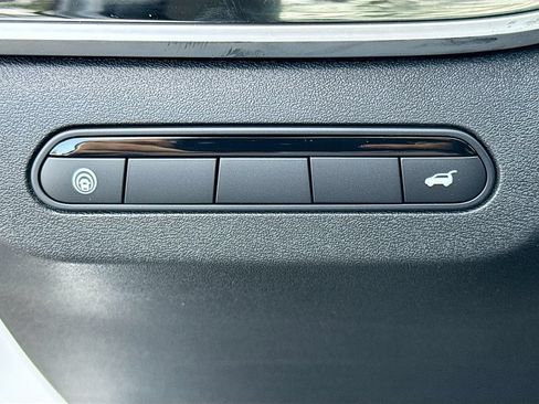 Used 2027 INFINITI QX60 Pure w/ Cargo Package FWD image 11