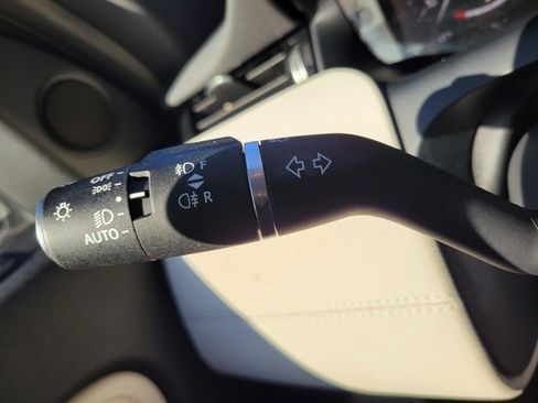 Used 2025 Land Rover Discovery Sport Dynamic SE image 30