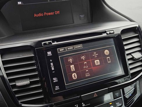 Used 2016 Honda Accord Touring image 17