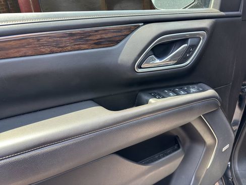 Used 2021 Chevrolet Tahoe Premier w/ Premium Package RWD image 18