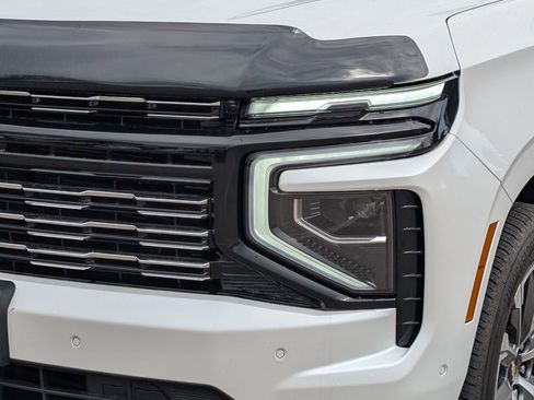 Used 2025 Chevrolet Tahoe High Country AWD/4WD image 10