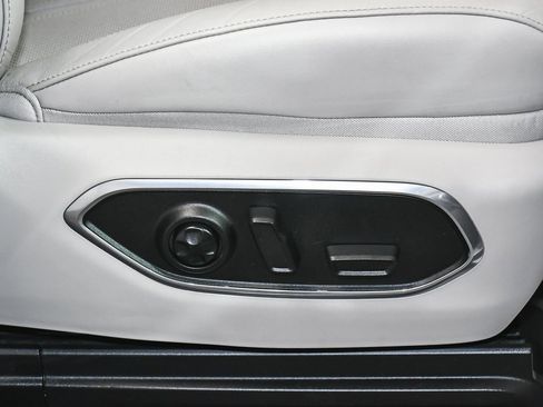 Used 2022 Jeep Wagoneer Series III w/ Premium Group I image 62