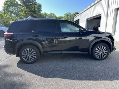 Used 2024 Nissan Pathfinder SL w/ SL Premium Package image 6
