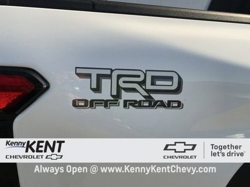 Used 2024 Toyota Tacoma TRD Off-Road image 10