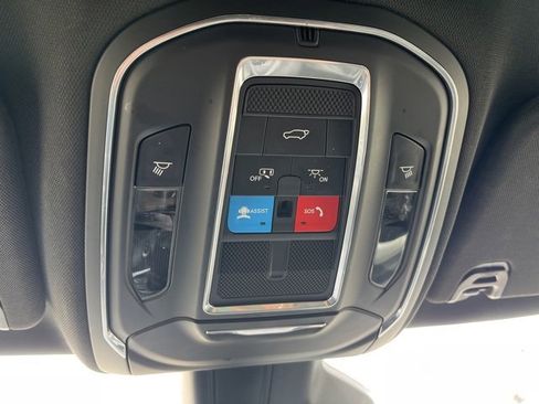 Used 2024 Jeep Wagoneer Series II w/ Flexible Seating Group image 34