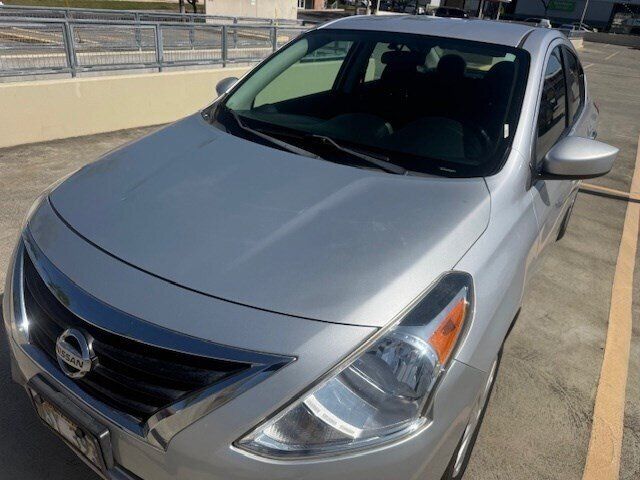 Used 2016 Nissan Versa SV FWD image 9