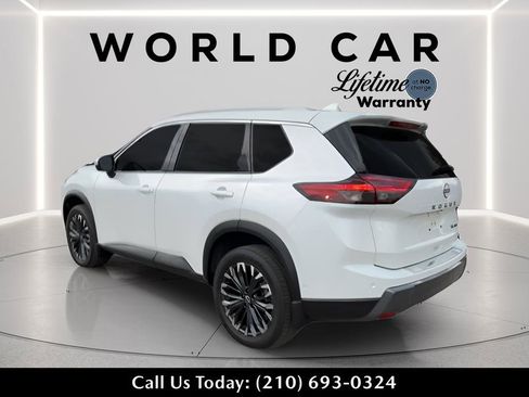 Used 2025 Nissan Rogue SL w/ Tech Package AWD/4WD image 7