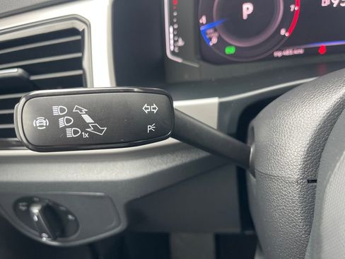 Used 2020 Volkswagen Atlas Cross Sport SEL Premium image 25