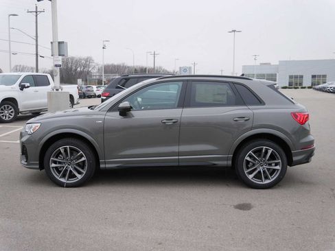 Used 2025 Audi Q3 2.0T Premium w/ Convenience Package AWD/4WD image 3
