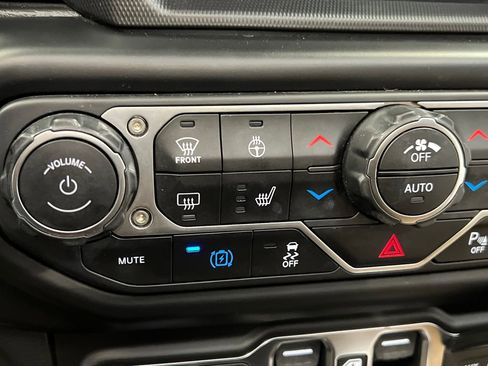 Used 2022 Jeep Wrangler Unlimited Sahara w/ Cold Weather Group image 49