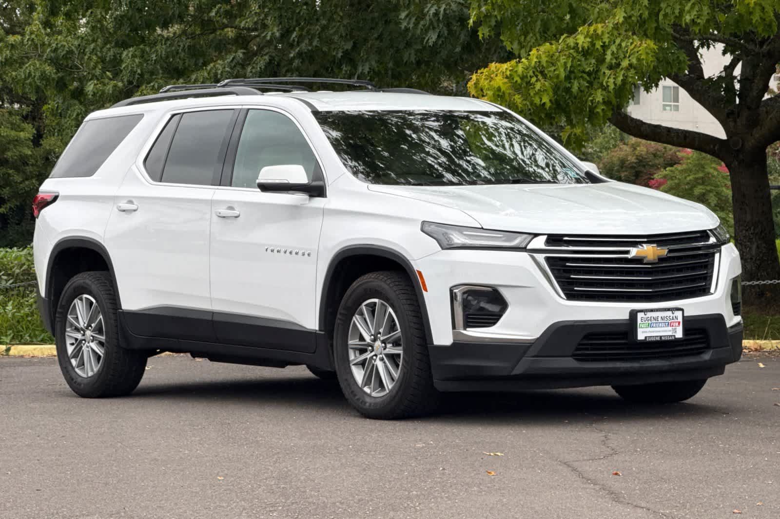 Used 2023 Chevrolet Traverse LT w/ LPO, Cargo Package AWD/4WD image 9