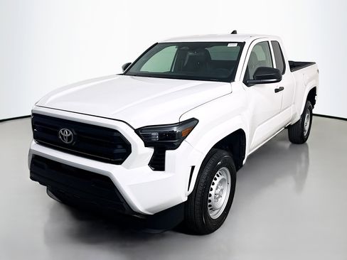 Used 2025 Toyota Tacoma SR image 4