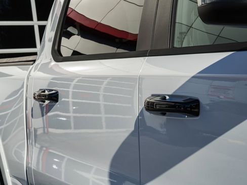 New 2026 RAM 1500 4x4 Crew Cab image 19