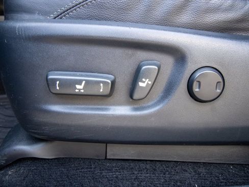 Used 2016 Toyota 4Runner Limited AWD/4WD image 15