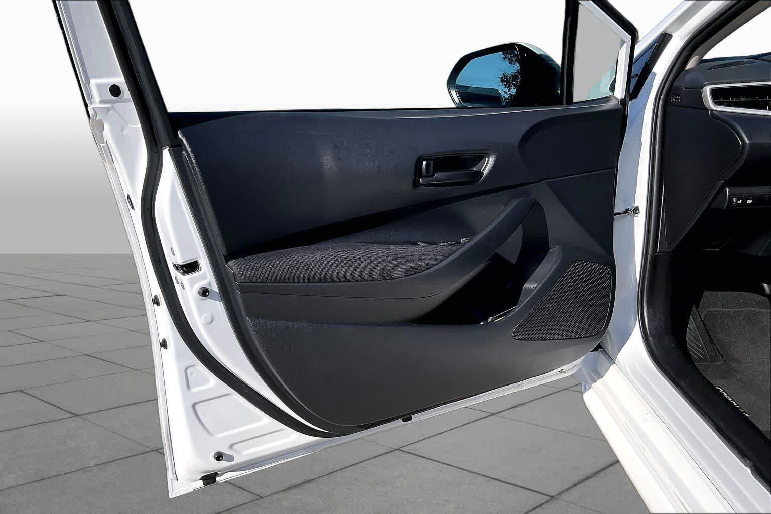 Used 2024 Toyota Corolla LE FWD image 22