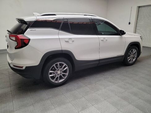 Used 2022 GMC Terrain SLT w/ LPO, Floor Liner Package image 10