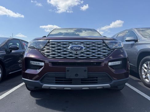 Used 2022 Ford Explorer Platinum w/ Equipment Group 601A AWD/4WD image 16