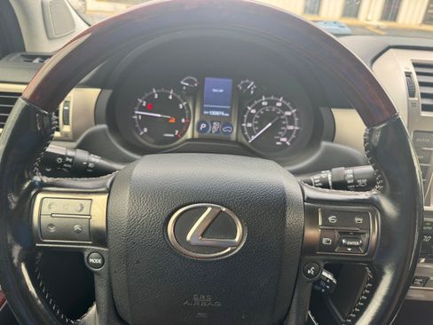 Used 2015 Lexus GX 460 w/ Premium Package AWD/4WD image 16