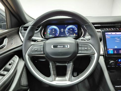 Certified 2024 Jeep Grand Cherokee L Limited w/ Luxury Tech Group II image 14