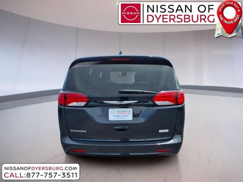 Used 2023 Chrysler Voyager LX FWD image 4
