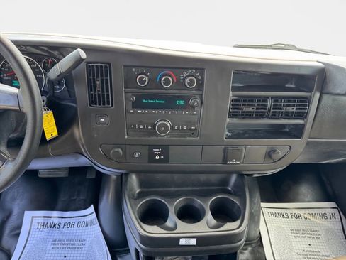 Used 2015 Chevrolet Express 2500 image 12