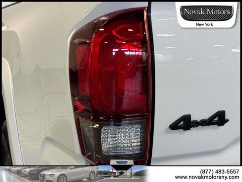 Used 2023 Toyota Tacoma SR5 AWD/4WD image 12