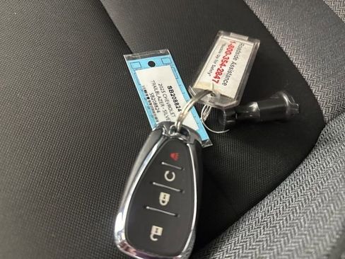 Used 2025 Chevrolet TrailBlazer LT AWD/4WD image 33