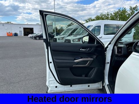 Used 2023 Nissan Pathfinder Platinum AWD/4WD image 22