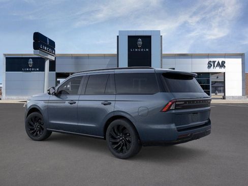 New 2025 Lincoln Navigator Reserve w/ Jet Appearance Package image 4