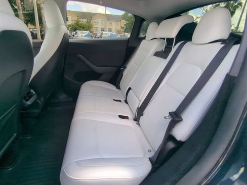 Used 2024 Tesla Model Y Long Range AWD/4WD image 16