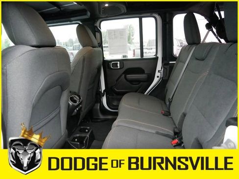 Used 2025 Jeep Wrangler Willys image 14