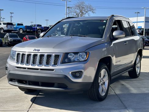 Used 2015 Jeep Compass High Altitude image 3
