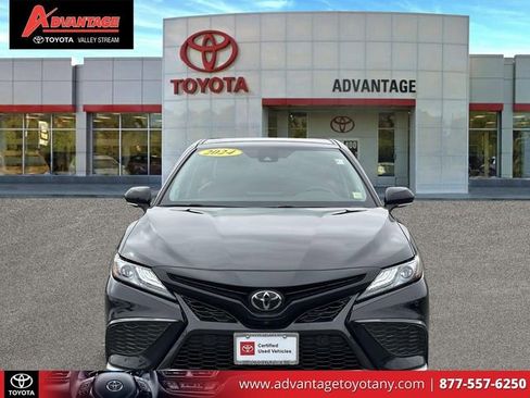 Used 2024 Toyota Camry XSE w/ Navigation Package image 5