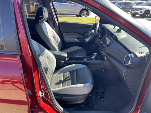 Used 2021 Nissan Kicks SR w/ SR Premium Package image 25