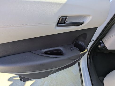 Certified 2023 Toyota Corolla Cross LE image 14