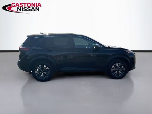 Used 2023 Nissan Rogue SV image 10