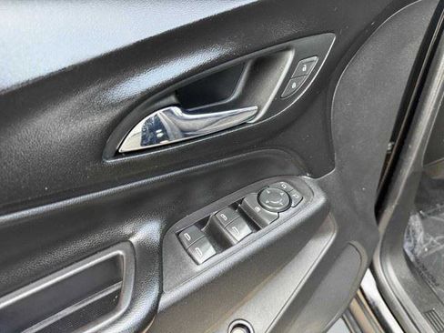 Used 2020 Chevrolet Equinox LT FWD image 18