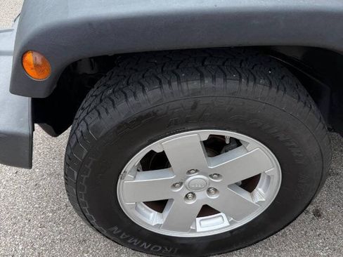 Used 2009 Jeep Wrangler Unlimited X RWD image 37