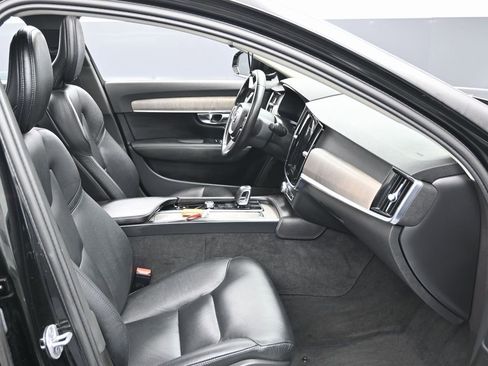 Used 2023 Volvo S90 B6 Plus w/ Protection Package Premier image 37